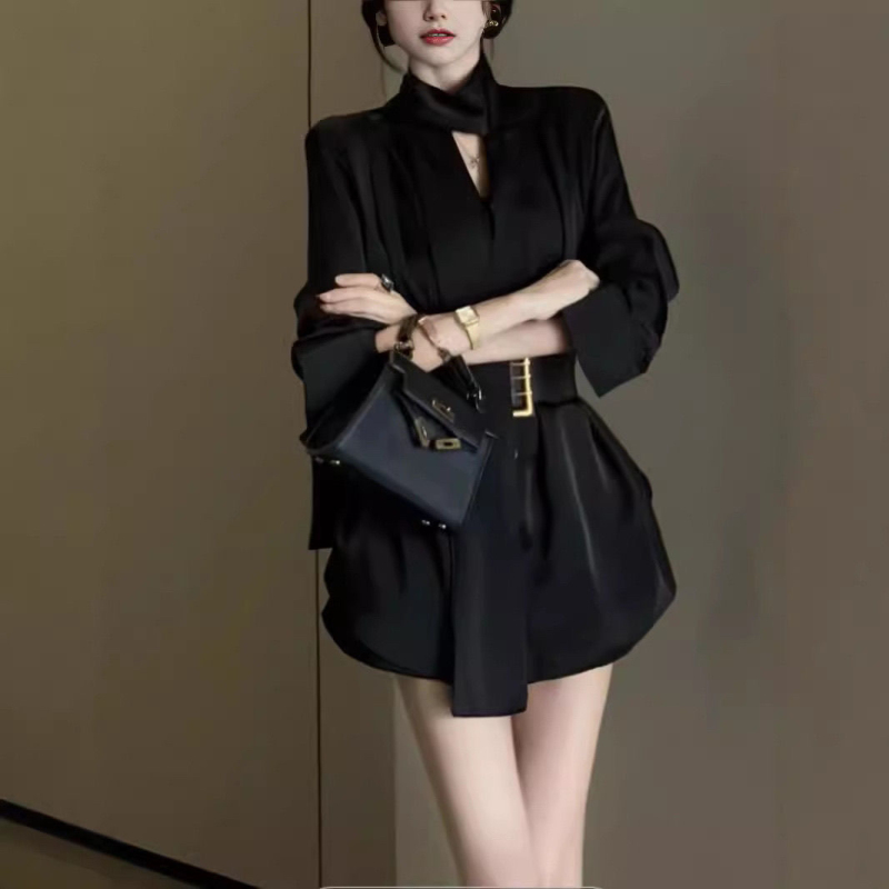 French-Style Dress with a High-End, Elegant, Goddess-Like Vibe, Featuring a Satin Halter Neck, V-Neck, and Ribbon Waist-Cinching Shirt Dress French-Style Dress with a High-End, Elegant, Goddess-Like Vibe, Featuring a Satin Halter Neck, V-Neck, and Ribbon Waist-Cinching Shirt Dress