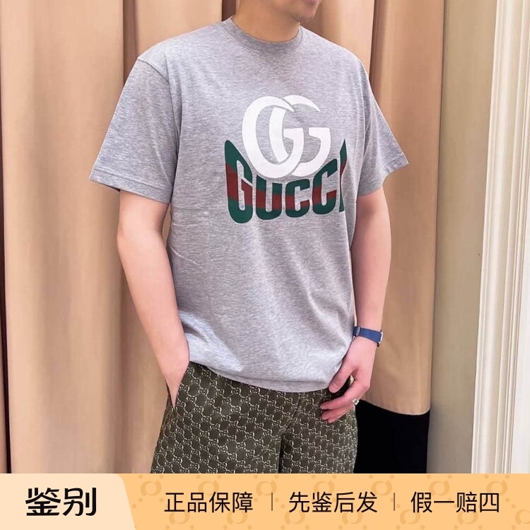 Gucci Double g Letter Print Short-Sleeved T-Shirt for Men and Women, Round Neck Loose Trendy Top 796395 Gucci Double g Letter Print Short-Sleeved T-Shirt for Men and Women, Round Neck Loose Trendy Top 796395