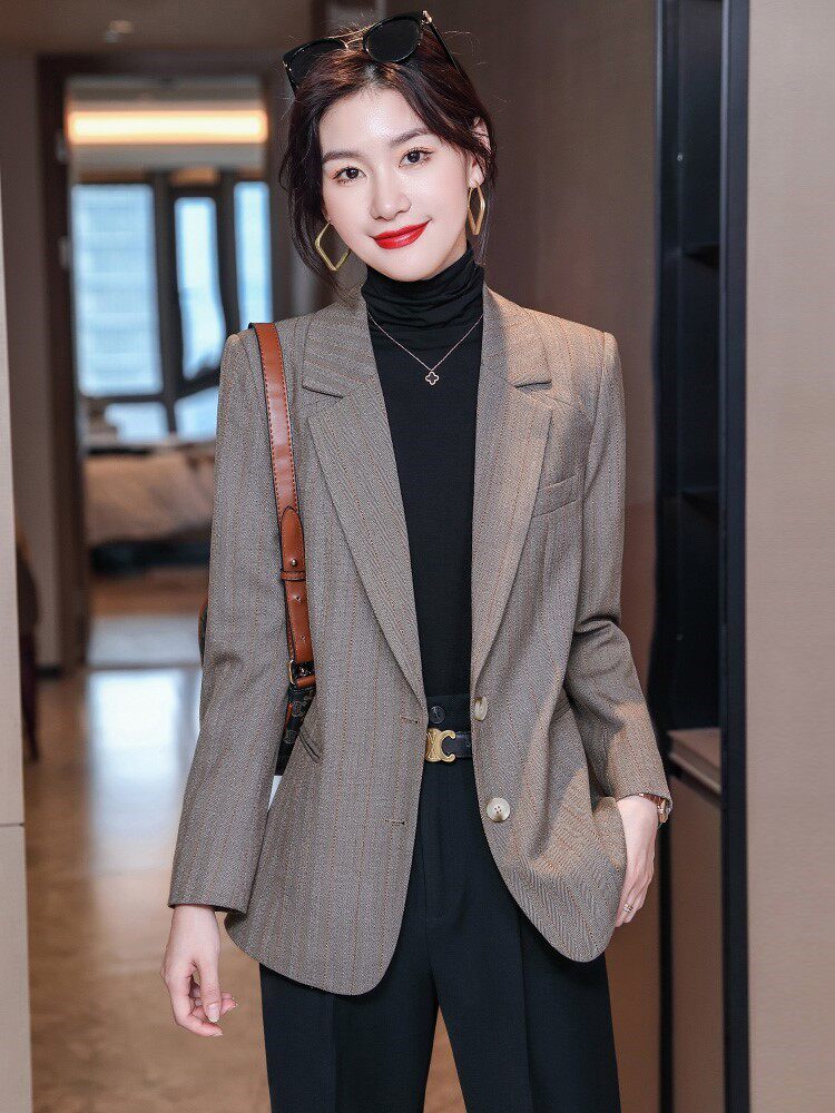 Ladies high - end vertical striped small suit coat 2023 Spring and Autumn new Han - Edition fashion professional leisure suit tops