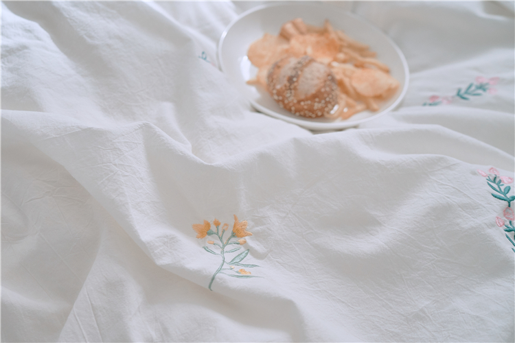 Bộ đồ cotton bốn màu đơn giản và tươi được giặt bằng vải bông thêu kiểu chăn bông nhỏ - Bộ đồ giường bốn mảnh bộ drap giường 1m6