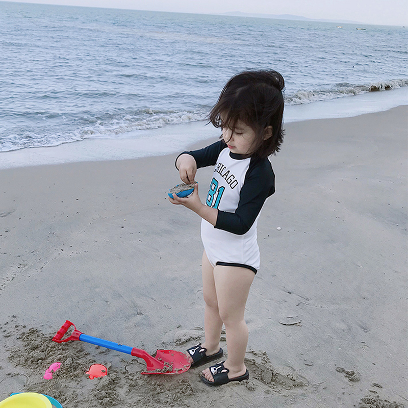 Children's swimsuit girl wears sun-proof girl cute swimsuit Korea explosive princess baby swimsuit