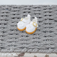 Белая обувь