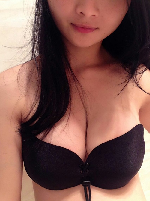Mùa hè vô hình áo ngực không có vành vai dây đeo ngực dán Nữ thần Lala tụ tập đồ lót gợi cảm váy cưới núm vú mỏng miếng dán ngực