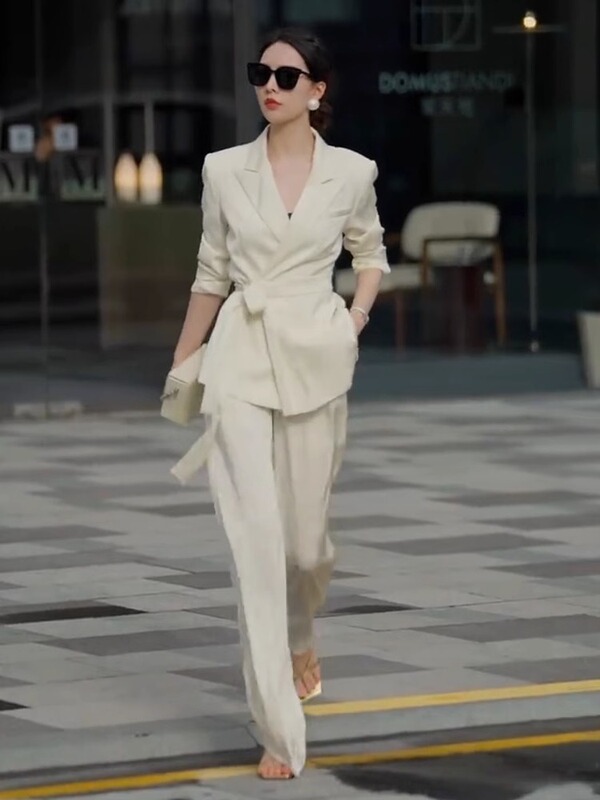 Powerful Aura, Women's Workplace Attire, Mature Style, High-End Feel, White Suit, Women's Suit, Autumn Outfit, Complete Set