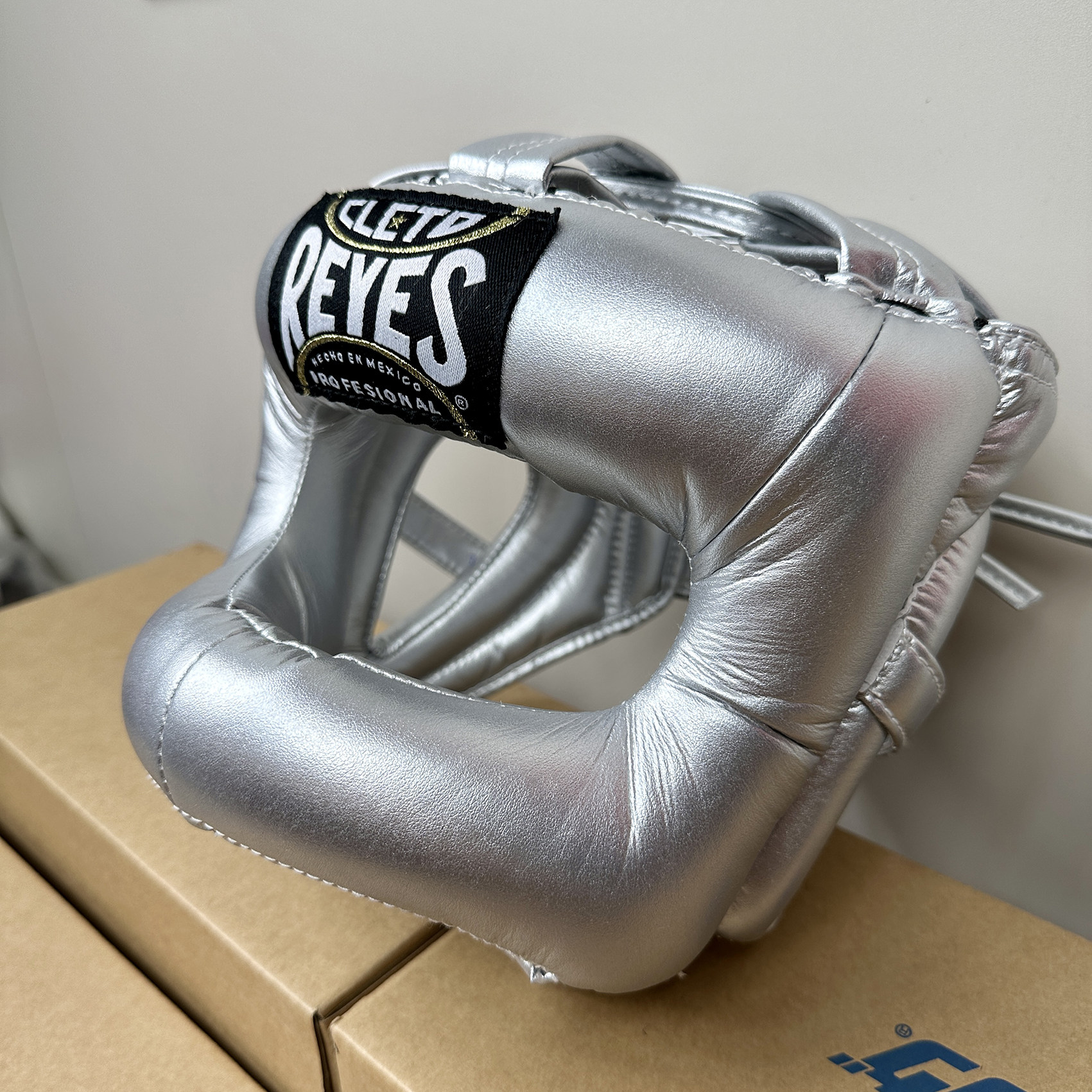 Шлем для бокса h7 reyes雷耶斯同款护头横梁猴脸成人护脸鼻拳击搏击泰拳格斗护具