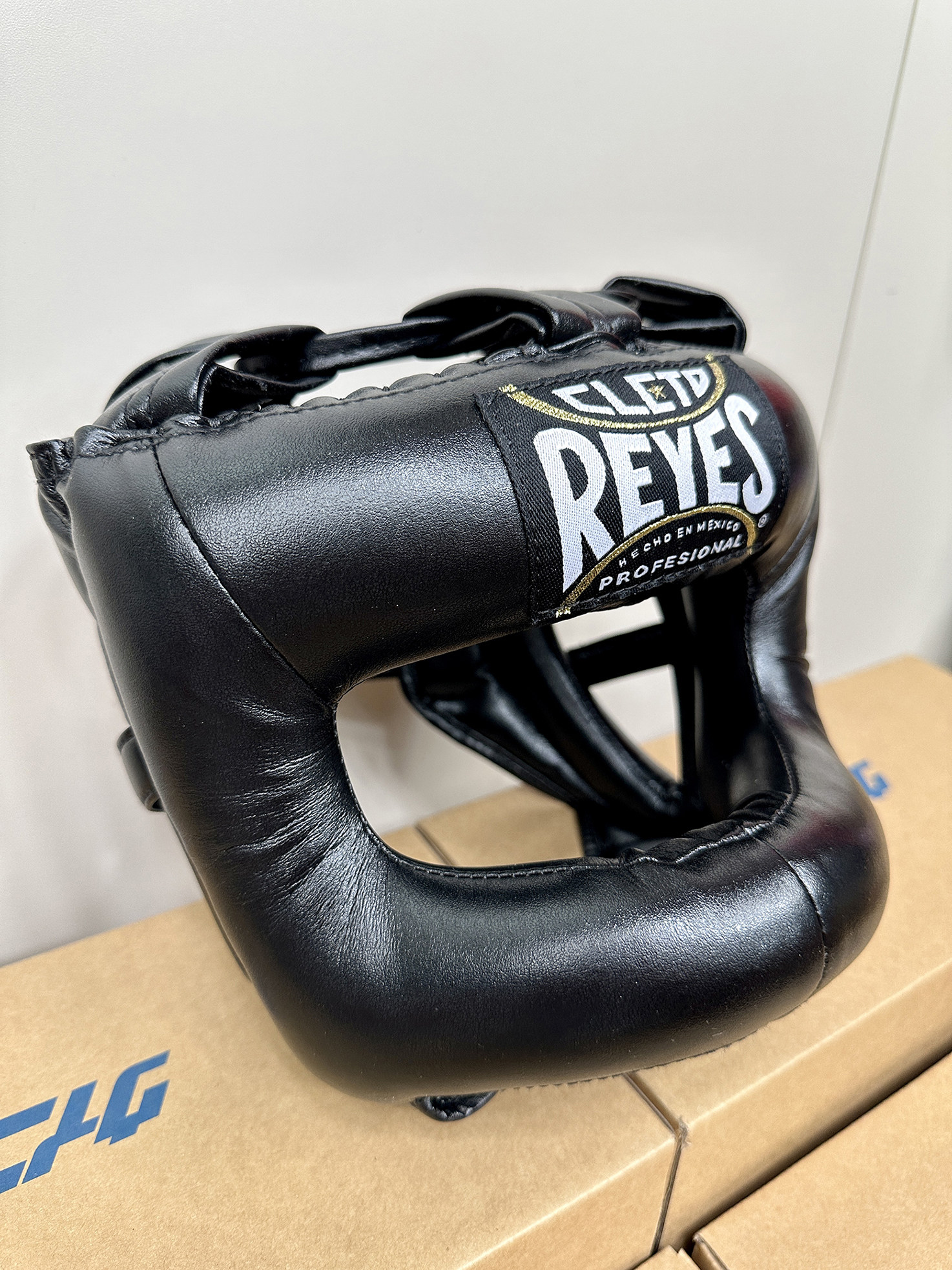 Шлем для бокса h7 reyes雷耶斯同款护头横梁猴脸成人护脸鼻拳击搏击泰拳格斗护具