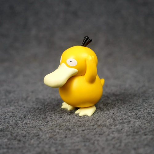Подлинная модель Pikachu Koda Duck Играет украшения милые кукольные подарки вокруг кино