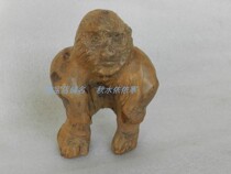 Folk wood carving monkey wood art old wood pieces all handmade diamond monkey carving pear gall Wood pimple ornaments