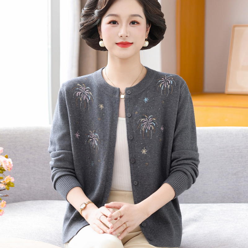 Mother's Autumn Clothing Knitted Cardigan for Women, Autumn Style, New Sweater Jacket for Middle-Aged and Elderly, Loose Large Size Top for Spring and Autumn