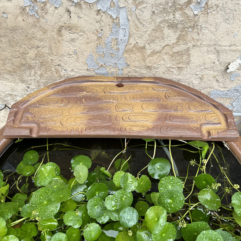 Handmade Pottery Vintage Ceramic Water Flow Board, High-Temperature Fired, Mold-Resistant Shelf, Traditional Fish-Keeping and Landscaping Decorative Tray Handmade Pottery Vintage Ceramic Water Flow Board, High-Temperature Fired, Mold-Resistant Shelf, Traditional Fish-Keeping and Landscaping Decorative Tray