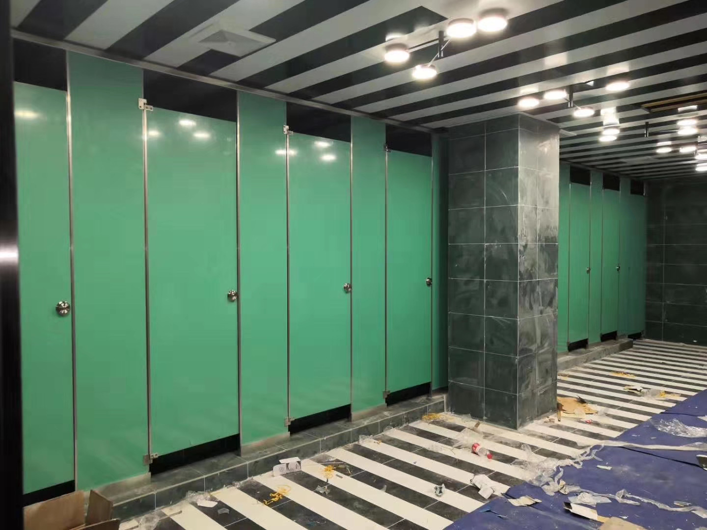 Aluminum Honeycomb Metal Stainless Steel Makeup Room Separator Mall Hotel School Public Toilet Partition Waterproof Moisture