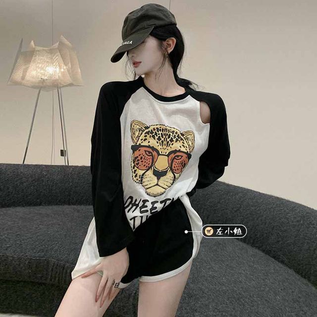 Long-sleeved T-shirt women's clothing spring and autumn inner bottoming shirt 2021 new design sense niche European and American ins clothes trend