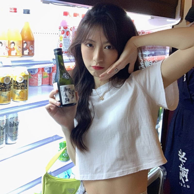 White short blouse women's short sleeved spring summer 2021 new high-waisted umbilical base loose hot girl t-shirt ins tide