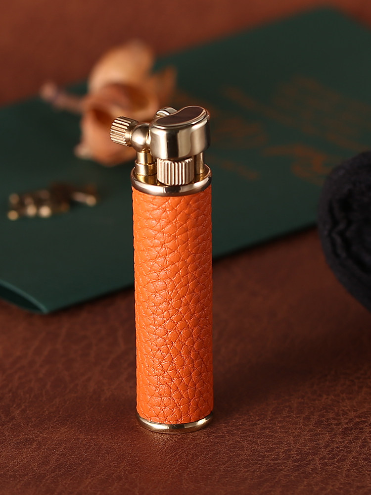 Maduro Kerosene lighter wrapped in leather pure copper personality men and women grinding wheel TOGO leather handmade simple light horse
