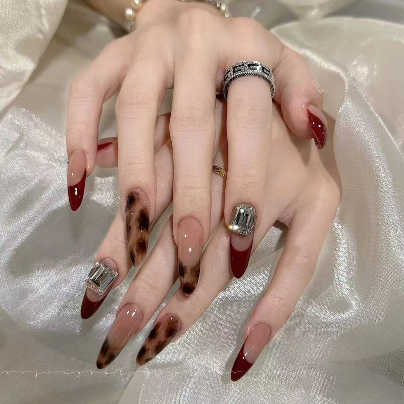 Yaya's Red Leopard Print Hot Girl Style Milad Rhinestone Handmade Wearable Nails, Medium-Long Fake Nail Patches Yaya's Red Leopard Print Hot Girl Style Milad Rhinestone Handmade Wearable Nails, Medium-Long Fake Nail Patches