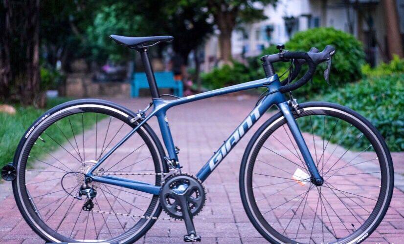 21 Giant TCR ADV 3 carbon fiber road bikes with a 20-speed and ultra-cost-effective price