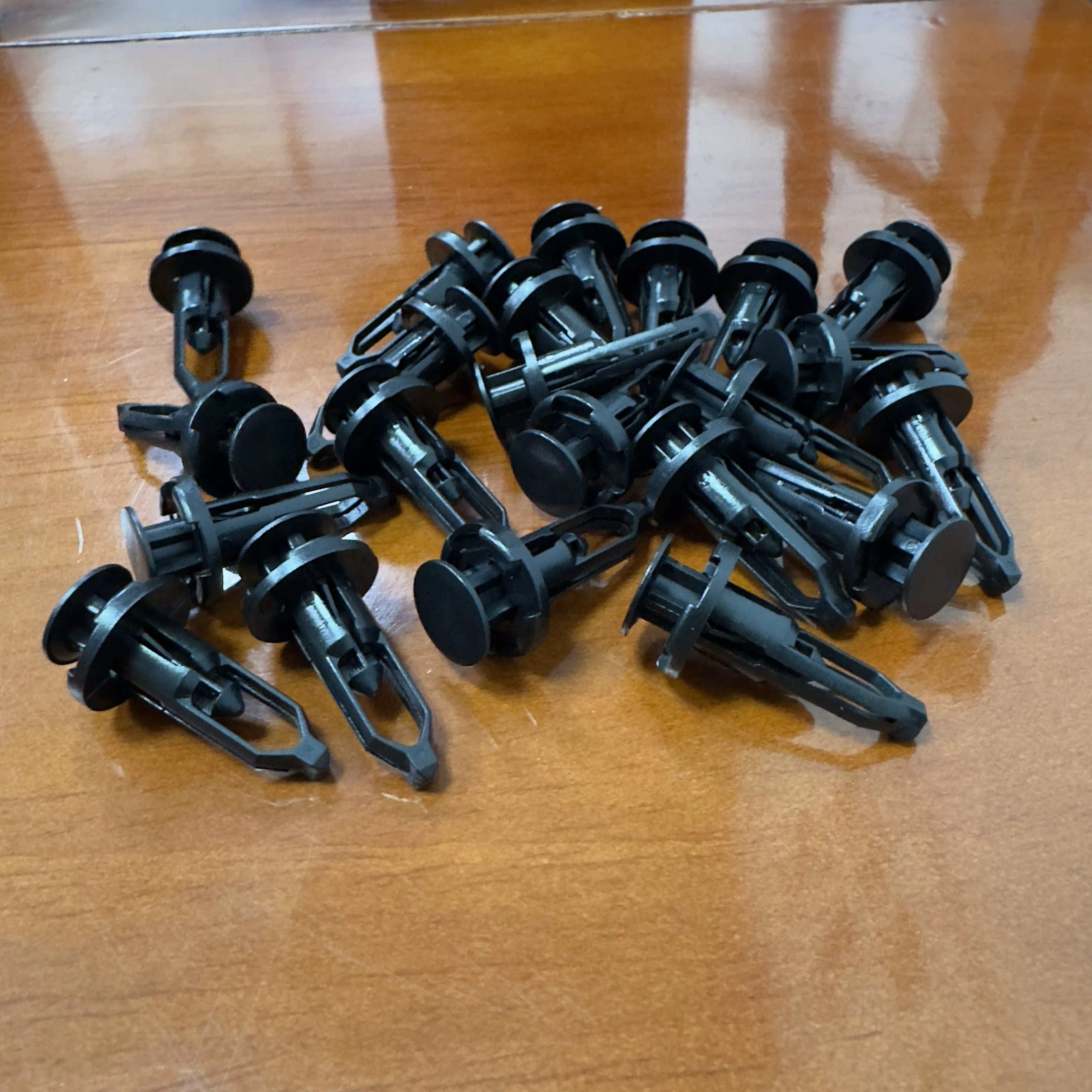 Suitable for overbearing crown REIZCAMRY Highlander Prado original front and rear bumper buckle clips