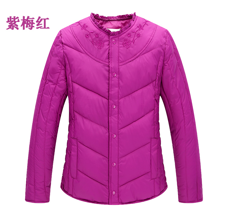 Người mẹ trung niên và người già mặc một chiếc áo khoác cotton nhỏ vào mùa thu và mùa đông để tăng thêm chiếc áo khoác cotton ngắn cho nữ. áo sơ mi trung niên