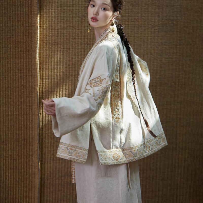 New Chinese Style Miao Embroidery | 1.2 Million Stitches of Heavy-Duty Embroidery | Soft Beige Coat