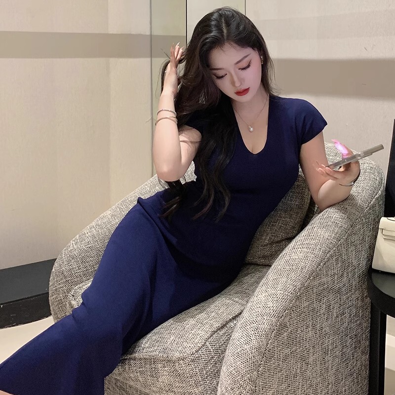 Yujie Style Blue V Neck Knitted Dress for Women 2024 Spring New Slim Fit Hip-Hugging Long Skirt Little Mom Skirt