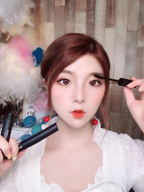 Video Little Lily có cùng độ dài kết hợp giá trị của bộ mascara sợi - Kem Mascara / Revitalash chuốt mi mascara