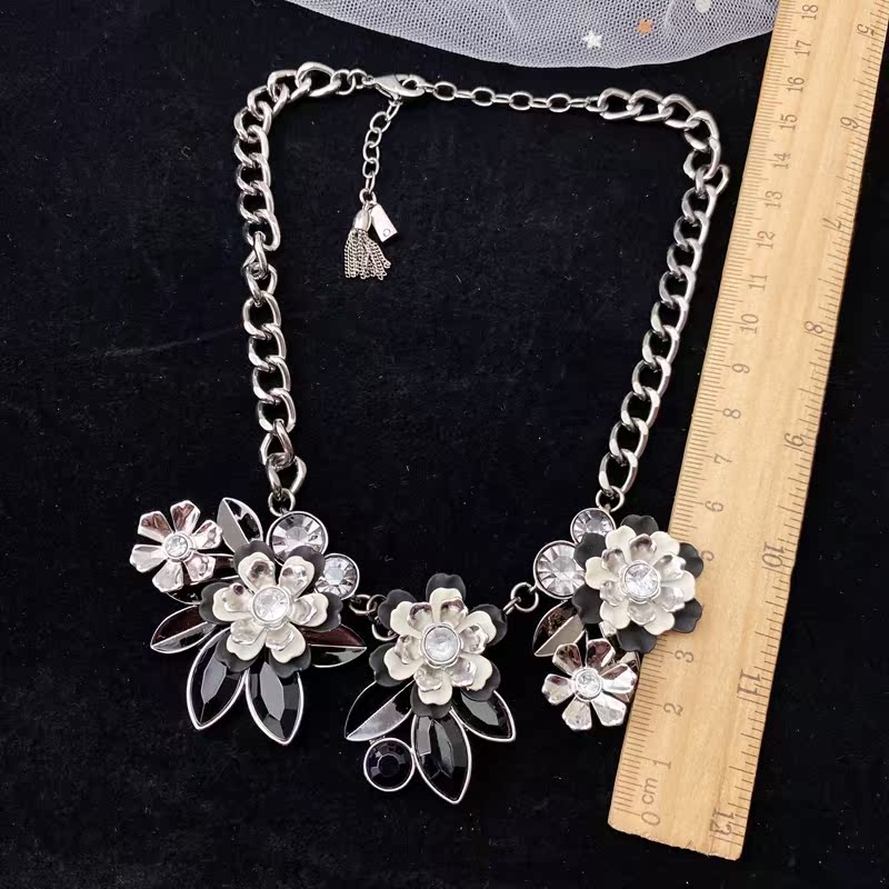 13Necklace Simplicity Versatile fashion temperament Inlaid diamond atmosphere personality Retro Port style new pattern tide ce519
