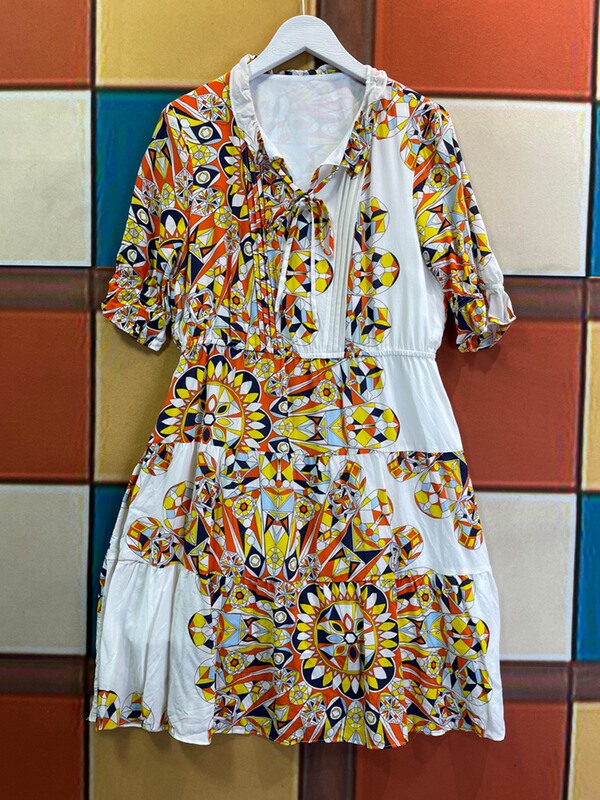 Summer New Style Mulberry Silk Dress with a Fashionable Artistic Vibe and Sunflower Print Design Summer New Style Mulberry Silk Dress with a Fashionable Artistic Vibe and Sunflower Print Design