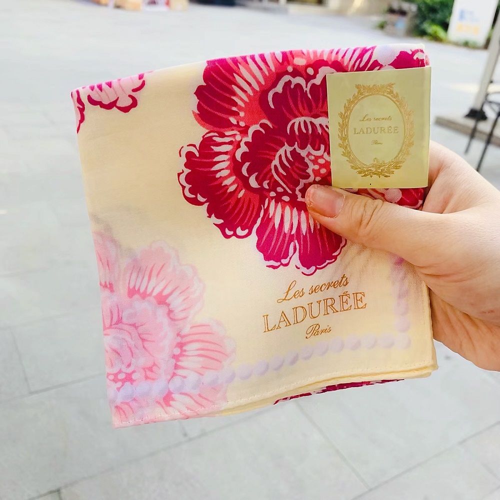 Japan's Isetan Japan's Lady Chrysanthemum Flower Handle Lady Handker-gift Yellow