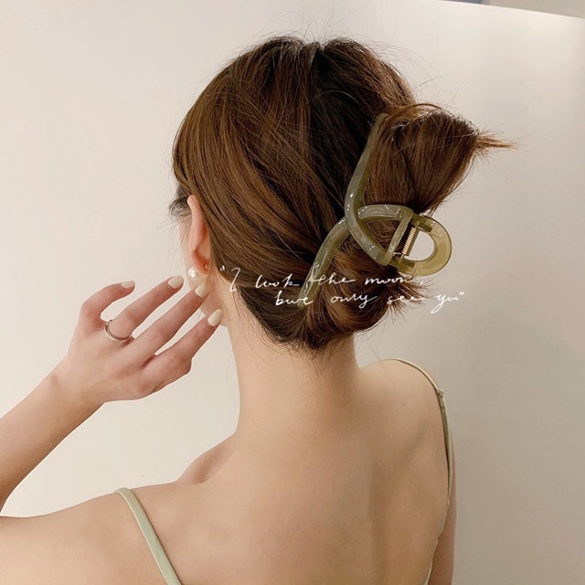 South Korea Dongdaemun Temperament Bean Green Geometric Design Sense Grab Clip Disc Hair Chic Harbor Wind Brief