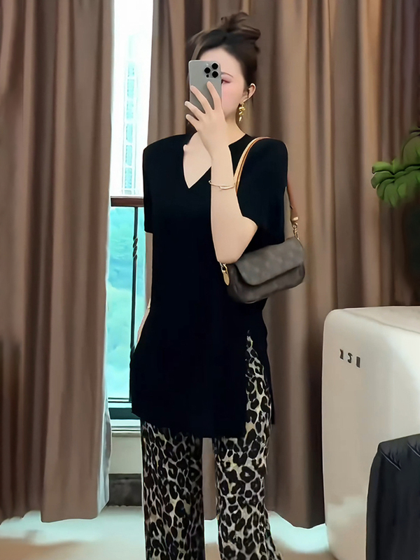 Mid-Length V-Neck Slit Short-Sleeved T-Shirt for Women 2026 New Popular Summer Thin Irregular Unique Chic Top Mid-Length V-Neck Slit Short-Sleeved T-Shirt for Women 2026 New Popular Summer Thin Irregular Unique Chic Top