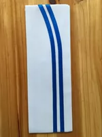 Толстая синяя края ткани [в верхней части шляпы нет отверстий]