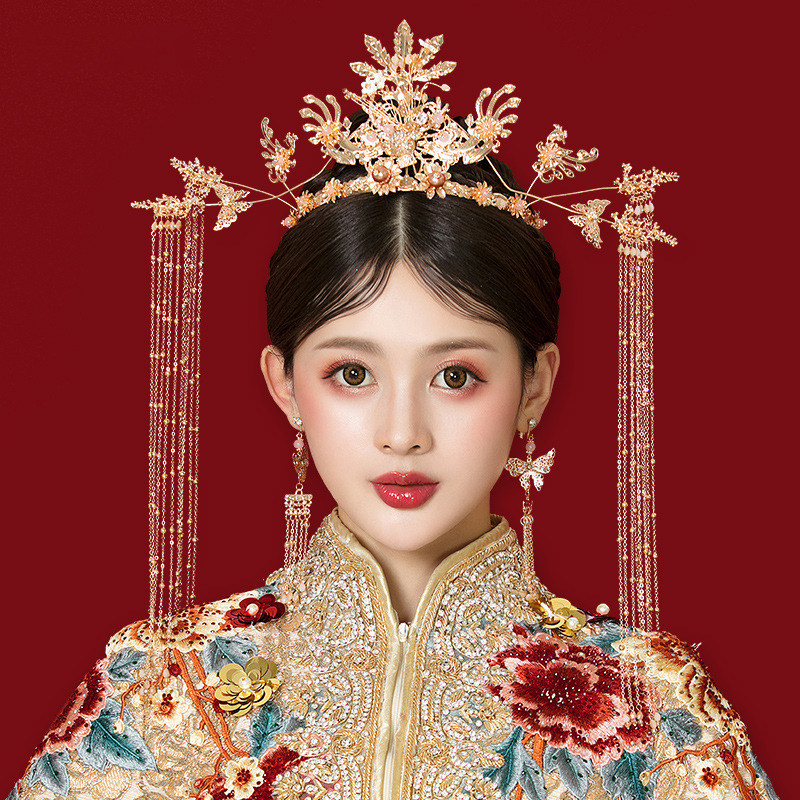 Bride's ancient clothing show and headwear Chinese-style Han suit flow Su Fengguan Xia is on a walking show and clothes for atmospheric wedding ornaments
