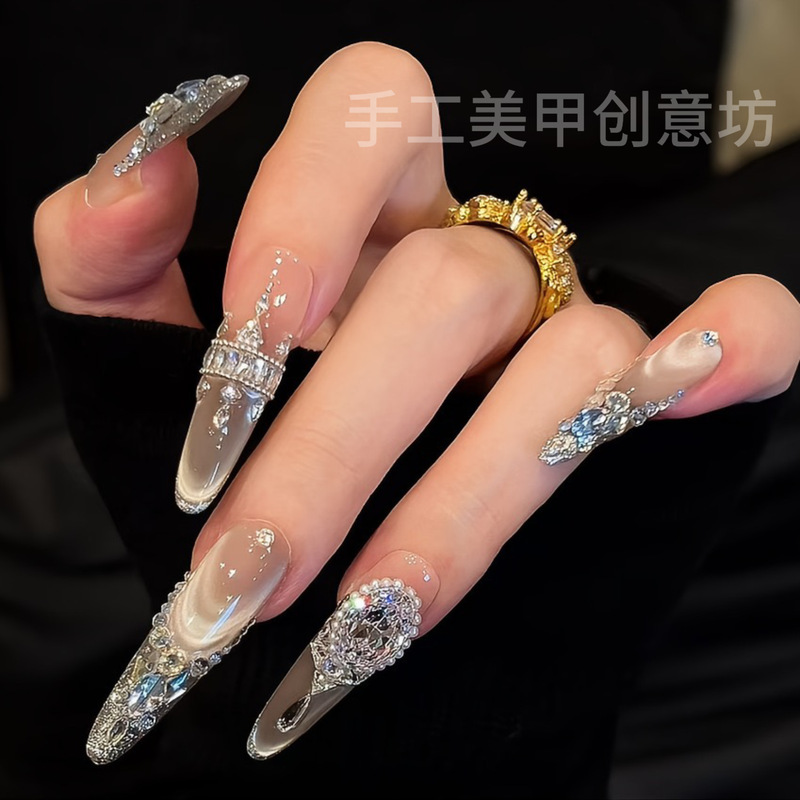 Popular Wearable Nails, High-End New Product, Sparkling Diamond Wedding Nails, Handmade Nail Art, Nail Tips, Hot Girl Wearable Nail Tips, Brightening Effect