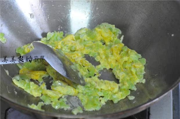 苦瓜炒鸡蛋