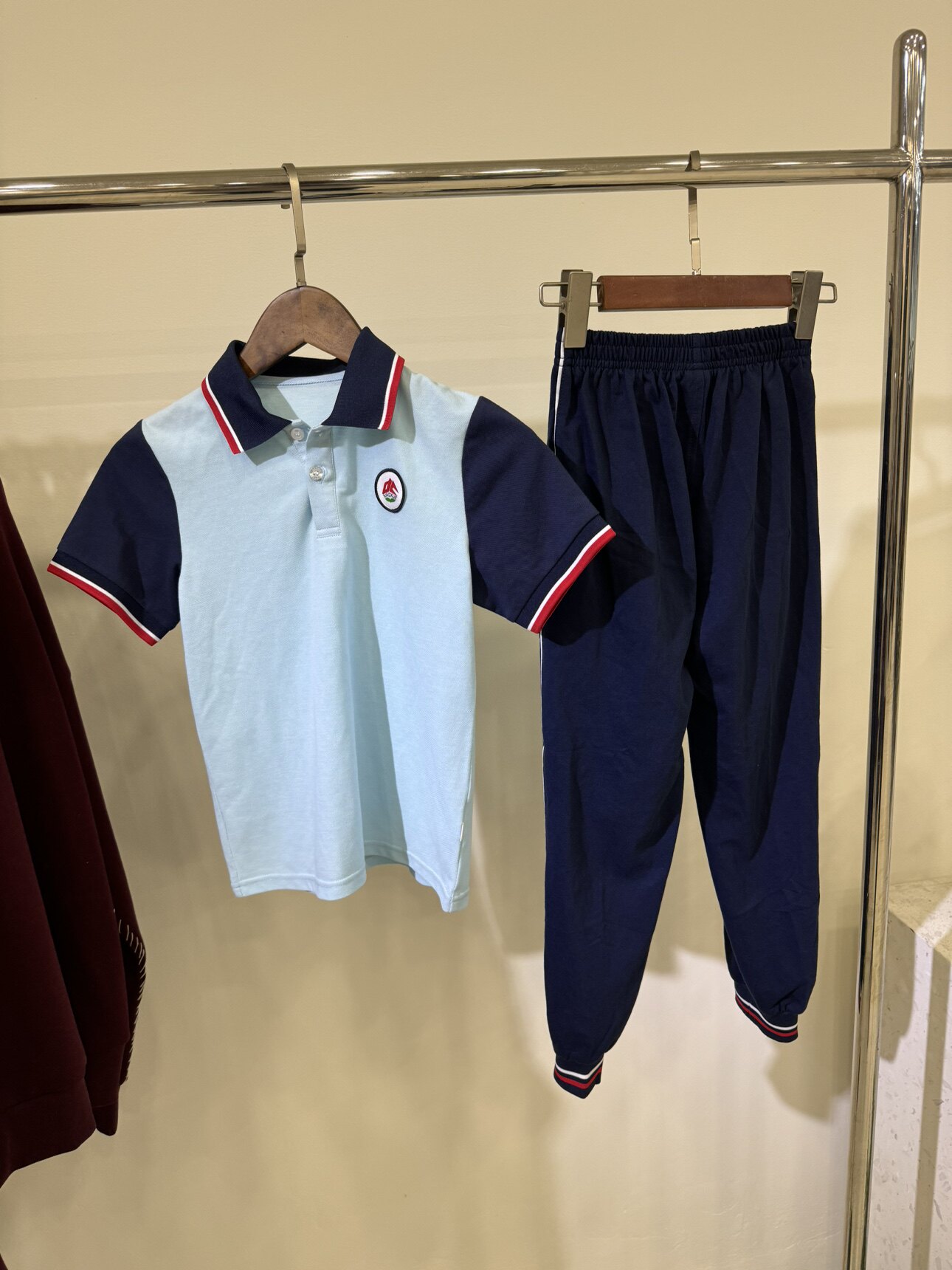 校服工社