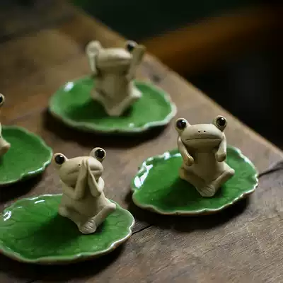 Creative fun pottery cute cute Buddha coarse pottery Japanese little frog tea pet tea table Zen personality ornaments
