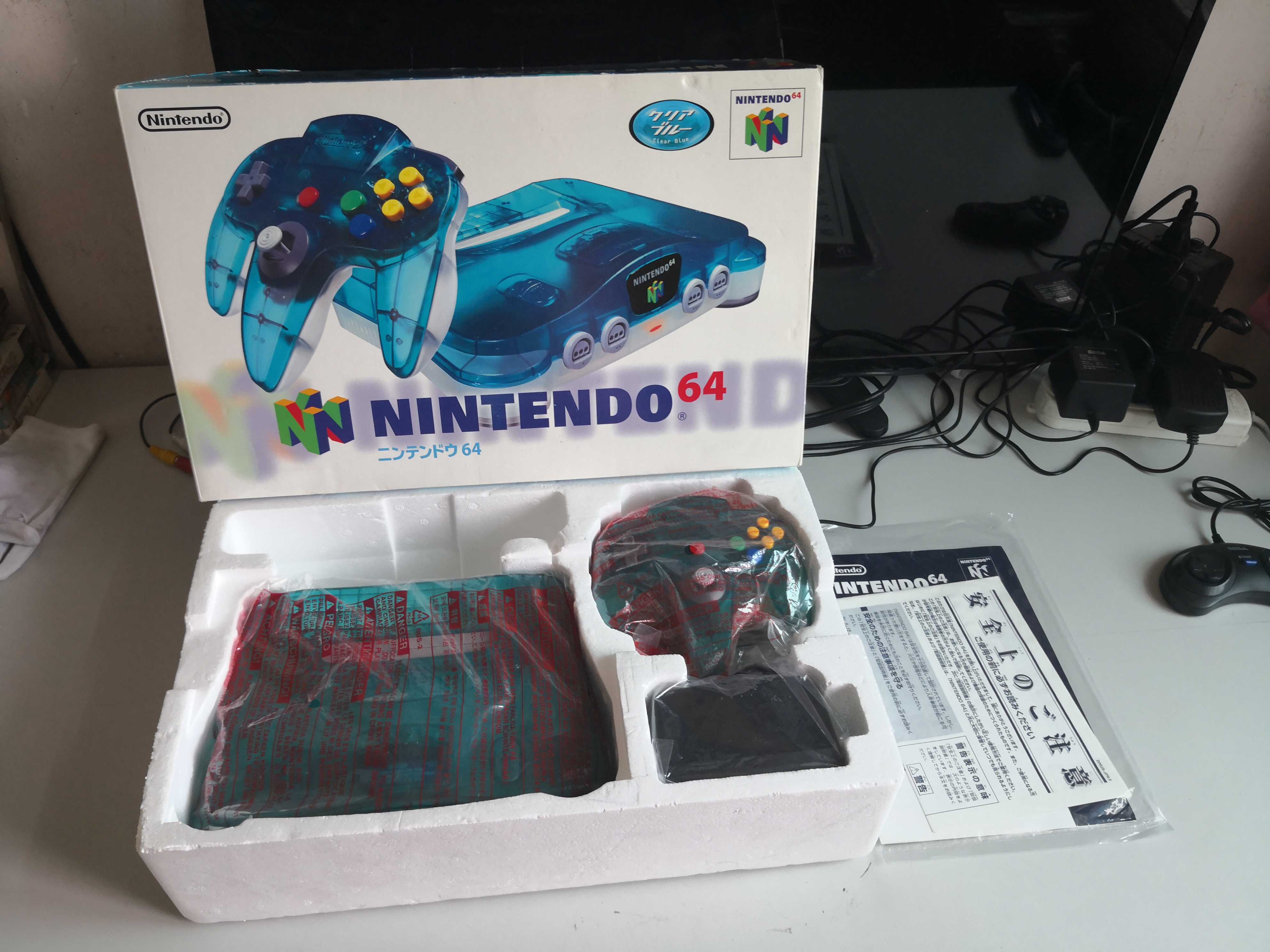 Nintendo Blue qua máy chơi game N64 80 sau khi cảm thấy phim máy retro và đạo cụ truyền hình làm đẹp thương mại Chen triển lãm - Kiểm soát trò chơi tay cầm chơi game xiaomi