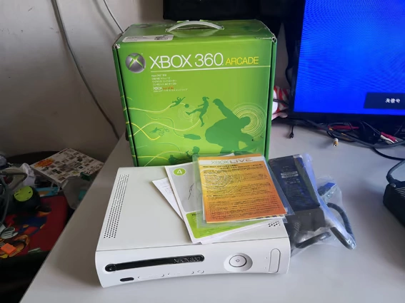 Bảng điều khiển trò chơi cũ của Microsoft XBOX360 hai bộ bảng điều khiển trò chơi retro được đóng gói - không - Kiểm soát trò chơi tay xbox one s