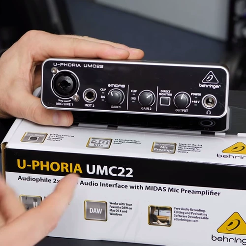 Behringer Belling UMC22 Live Recording Set внешняя USB -звуковая карта Мобильные компьютеры общие UM2