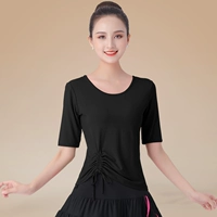 Черная футболка, круглый воротник, на шнурках