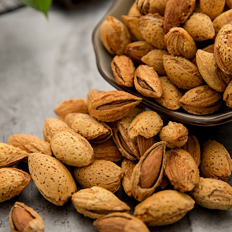 (Yaya)Hand-shelled apricot 158g paper skin salt-baked almond nuts batam dried fruit snack specialty