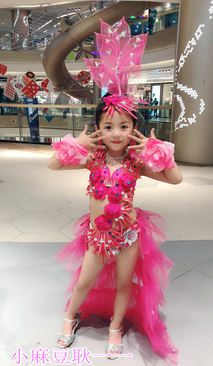 Cô gái Sáng tạo Catwalk Trang phục Bikini Trang phục Cá tính Cô gái Đồ bơi Victoria Show Đồ bơi cho trẻ em - Đồ bơi trẻ em áo tắm dài tay