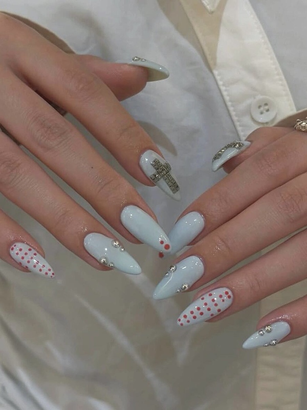 Ugg Hot Girl Nail Tips'Sana' New Style ins Hot Girl European and American Style Faux Piercing Trendy Cool Almond Polka Dot Manicure