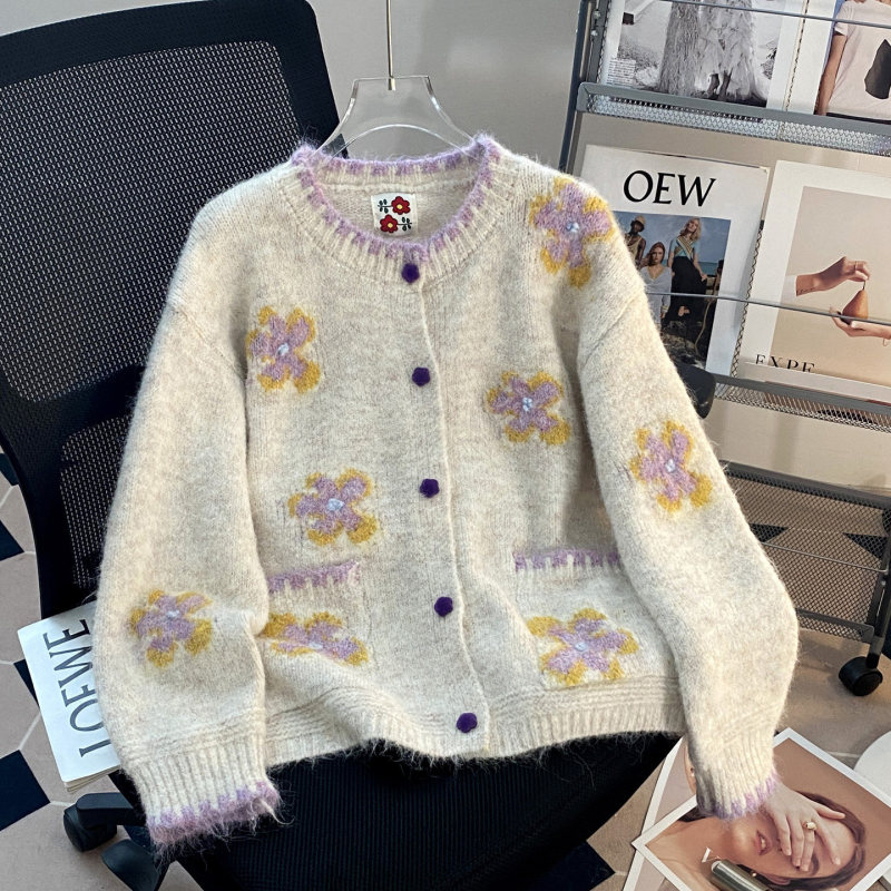 High-Quality Retro Floral Color-Blocking Sweater Cardigan for Women, New 2026 Autumn and Winter Style, Cute and Age-Reducing, Thickened Knit Cardigan