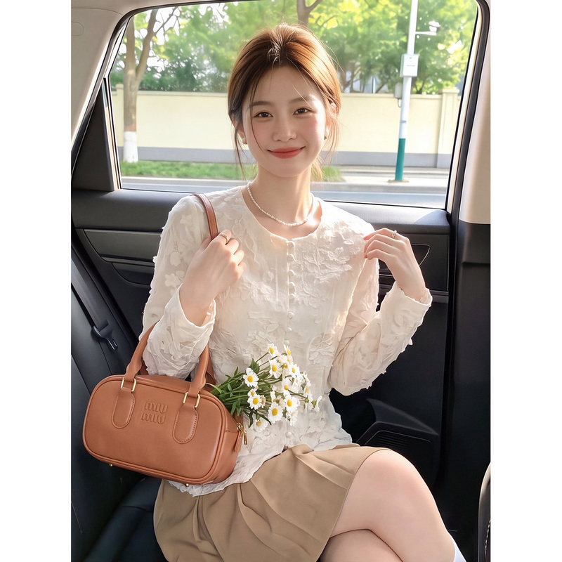French-Style Elegant and Youthful Long-Sleeve Lace Embroidery Shirt for Women, Autumn Loose Fit, Slimming, Super Stylish Jacquard Top