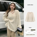 Демисезонный трикотажный небольшой дизайнерский свитер, тренд сезона