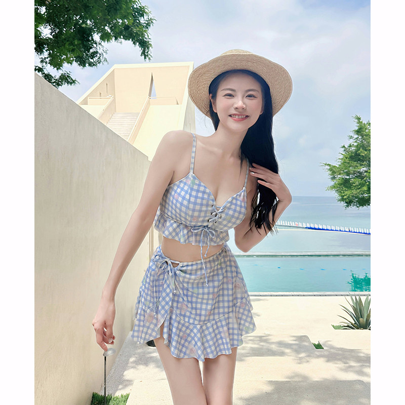 ຊຸດລອຍນ້ຳ