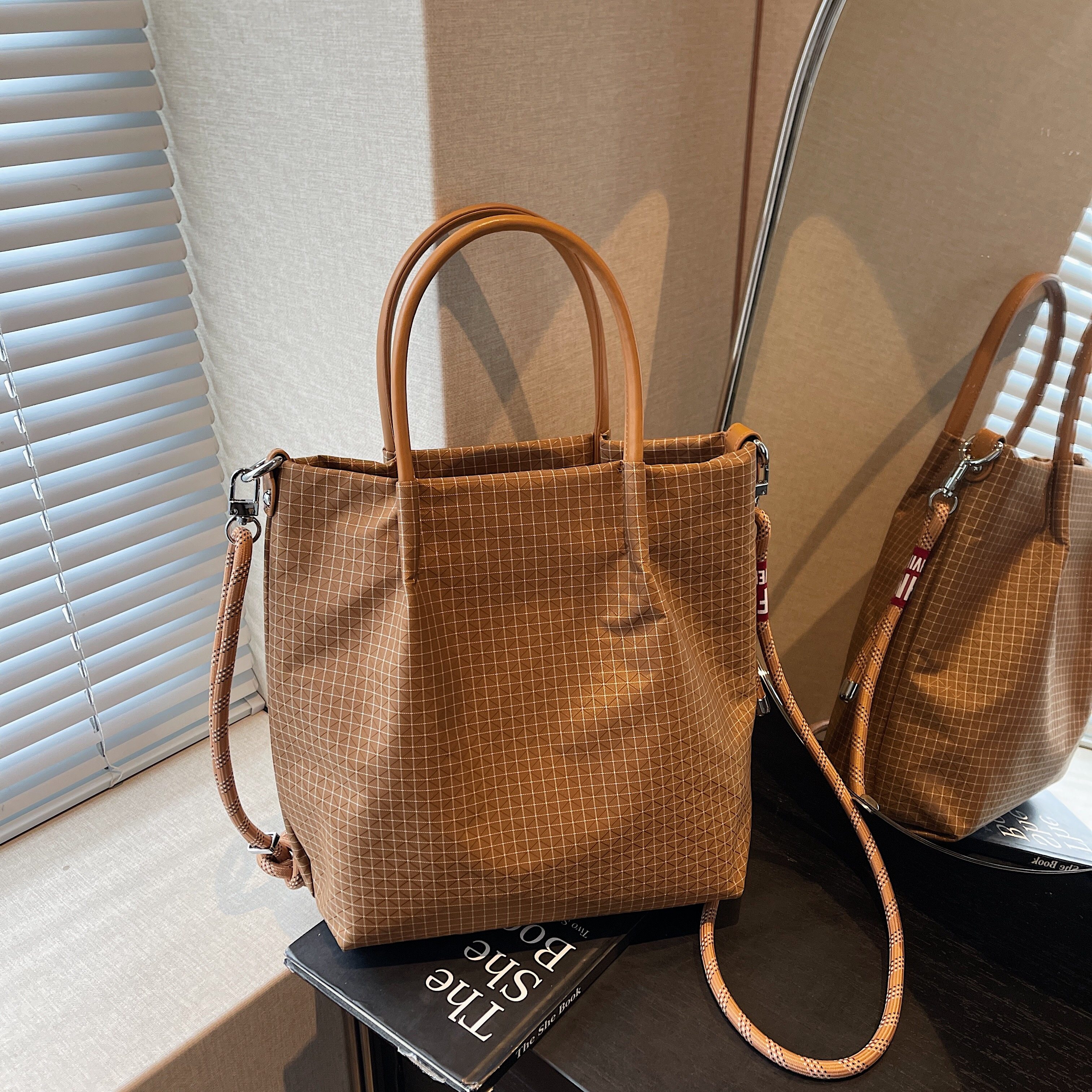 Women's Japanese-Style Plaid Nylon Tote Bag, Water-Resistant Bucket Shoulder/Crossbody Bag for Commute - Thumbnail 5