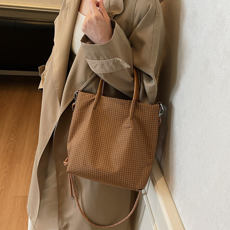 Women's Japanese-Style Plaid Nylon Tote Bag, Water-Resistant Bucket Shoulder/Crossbody Bag for Commute - Thumbnail 2
