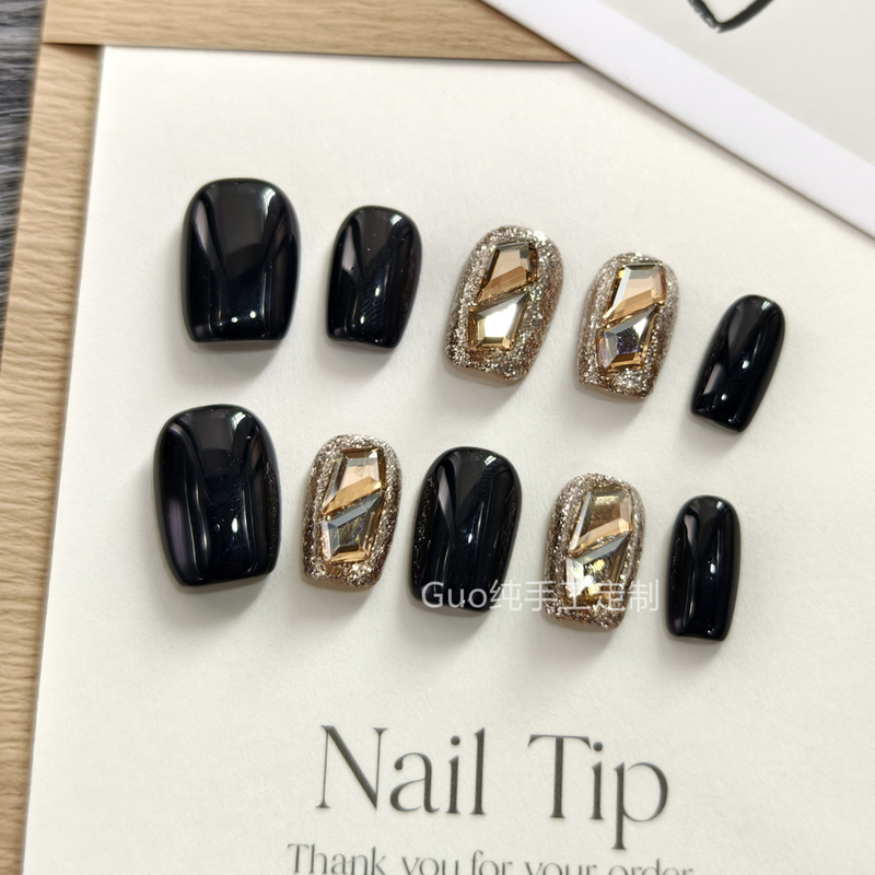 High-End Handmade Wearable Nails, Black Color Enhances Complexion, Fake Nails, New Sweet and Cool Patch-On Manicure, Popular Short Style with Rhinestones